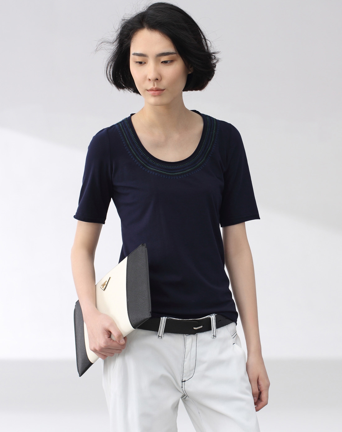 藏蓝大圆领短袖t恤