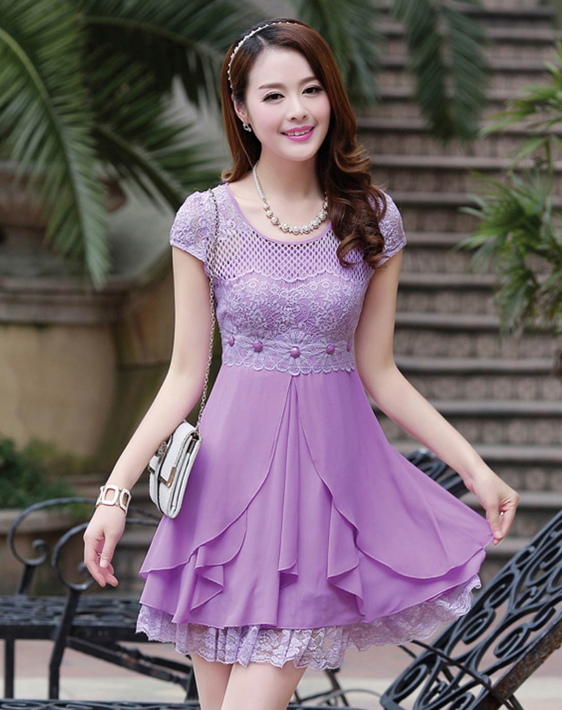 紫色圆领收腰蕾丝荷叶边下摆连衣裙