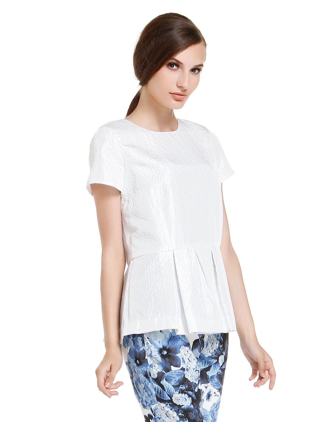 职场丽人银白色短袖上衣