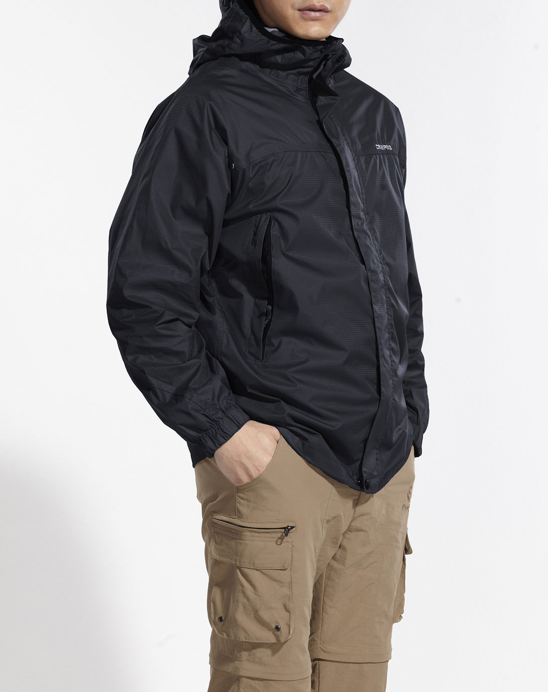男款黑色透气防水冲锋衣