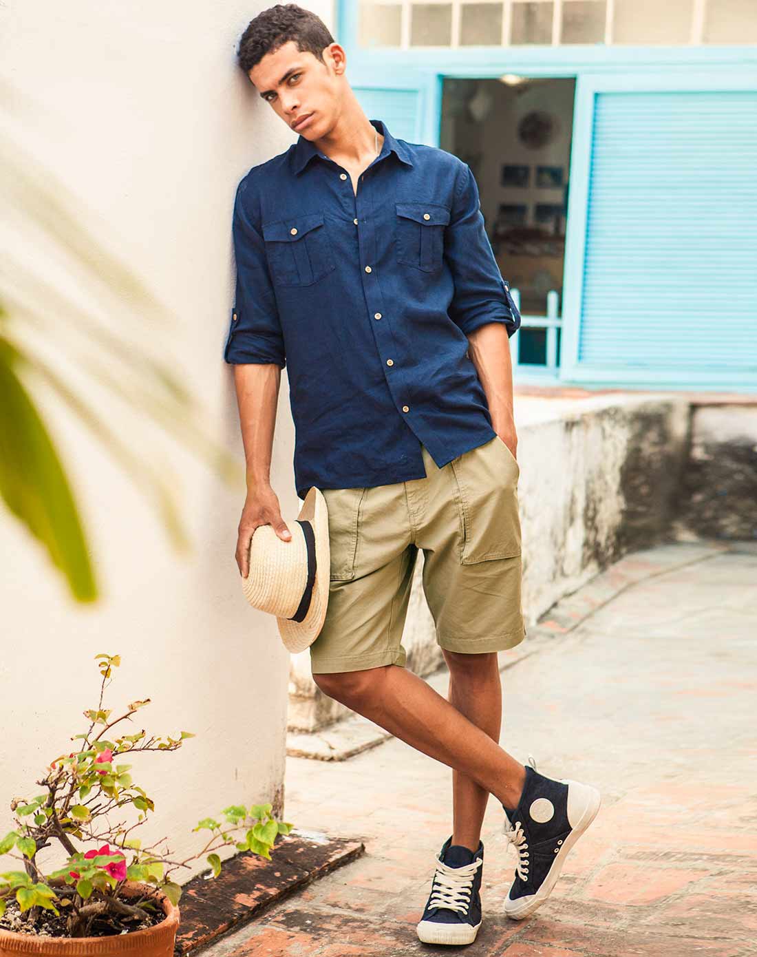 男卡其色贴袋短裤