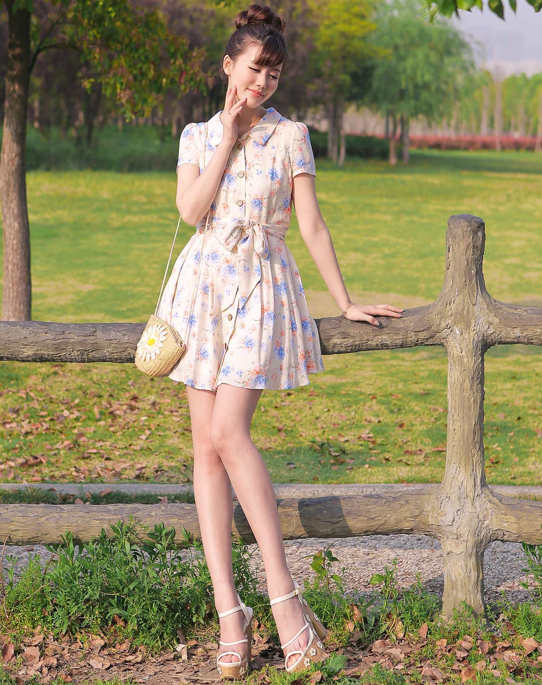 修身印花前扣连衣裙