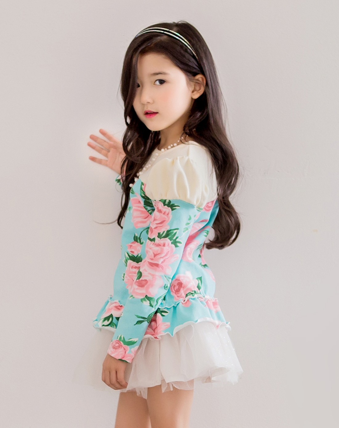 女童绿色碎花t恤