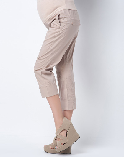 女款米色弹力府绸结构型七分裤