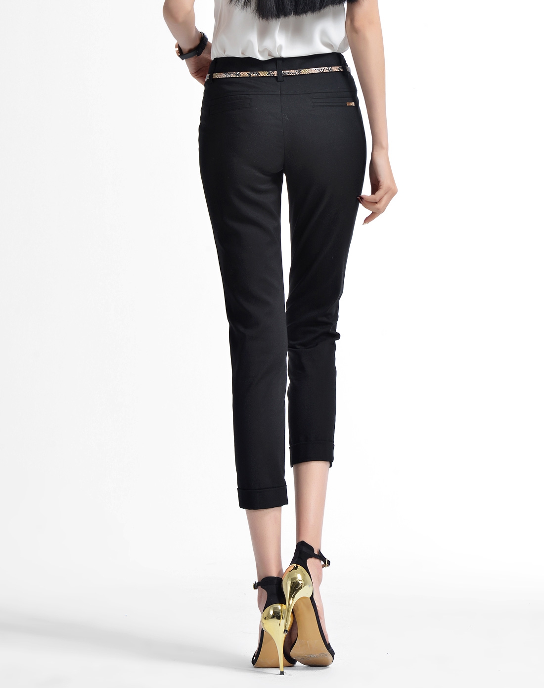 黑色修身八分裤