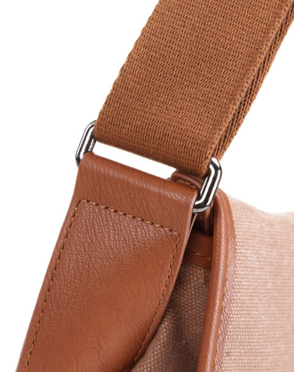 简约潮流摩卡啡色斜挎包