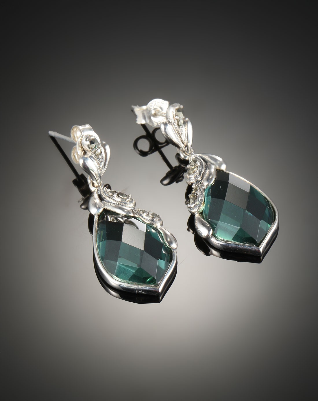 "伽蓝雨"复古仿绿水晶耳环