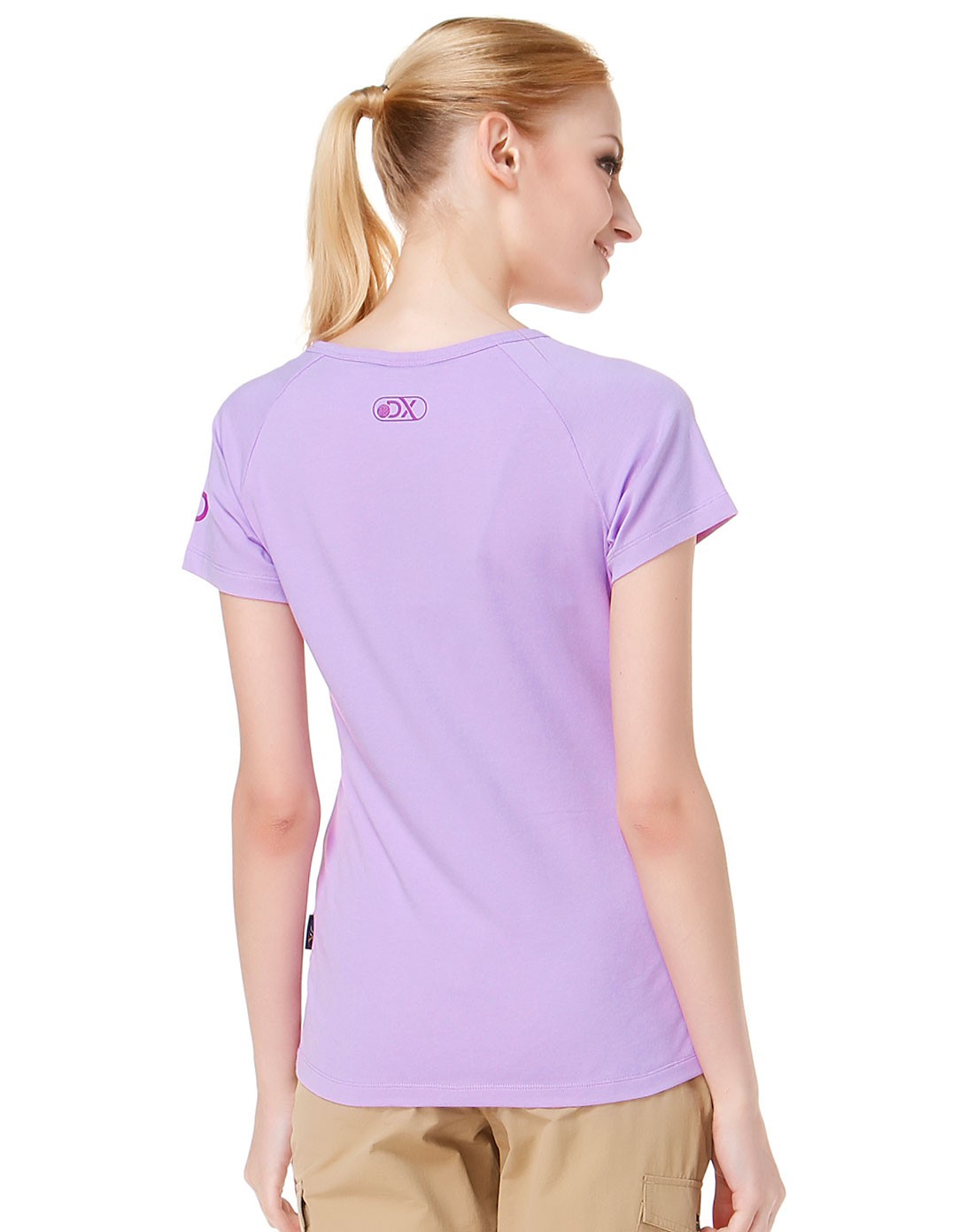 女款摩登字母印图浅紫色短袖t恤
