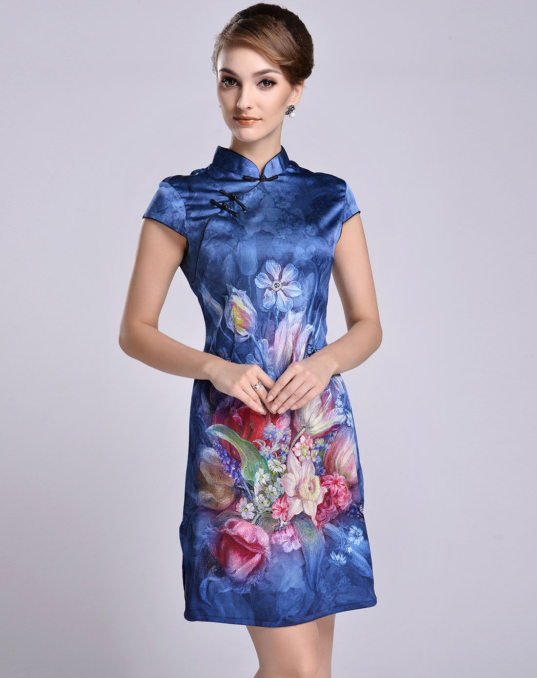 女款蓝色印花真丝短袖旗袍