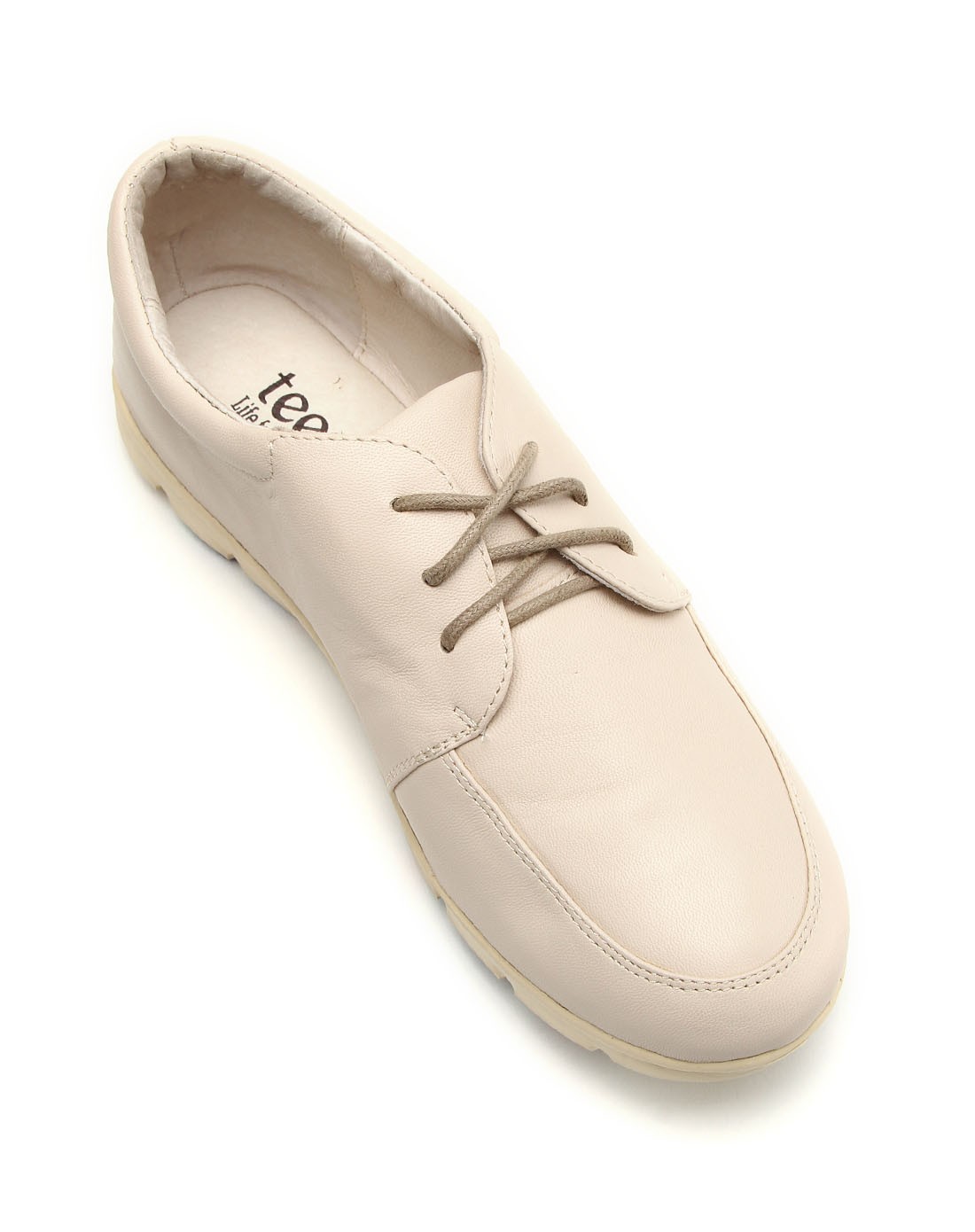 轻盈舒适米色皮鞋