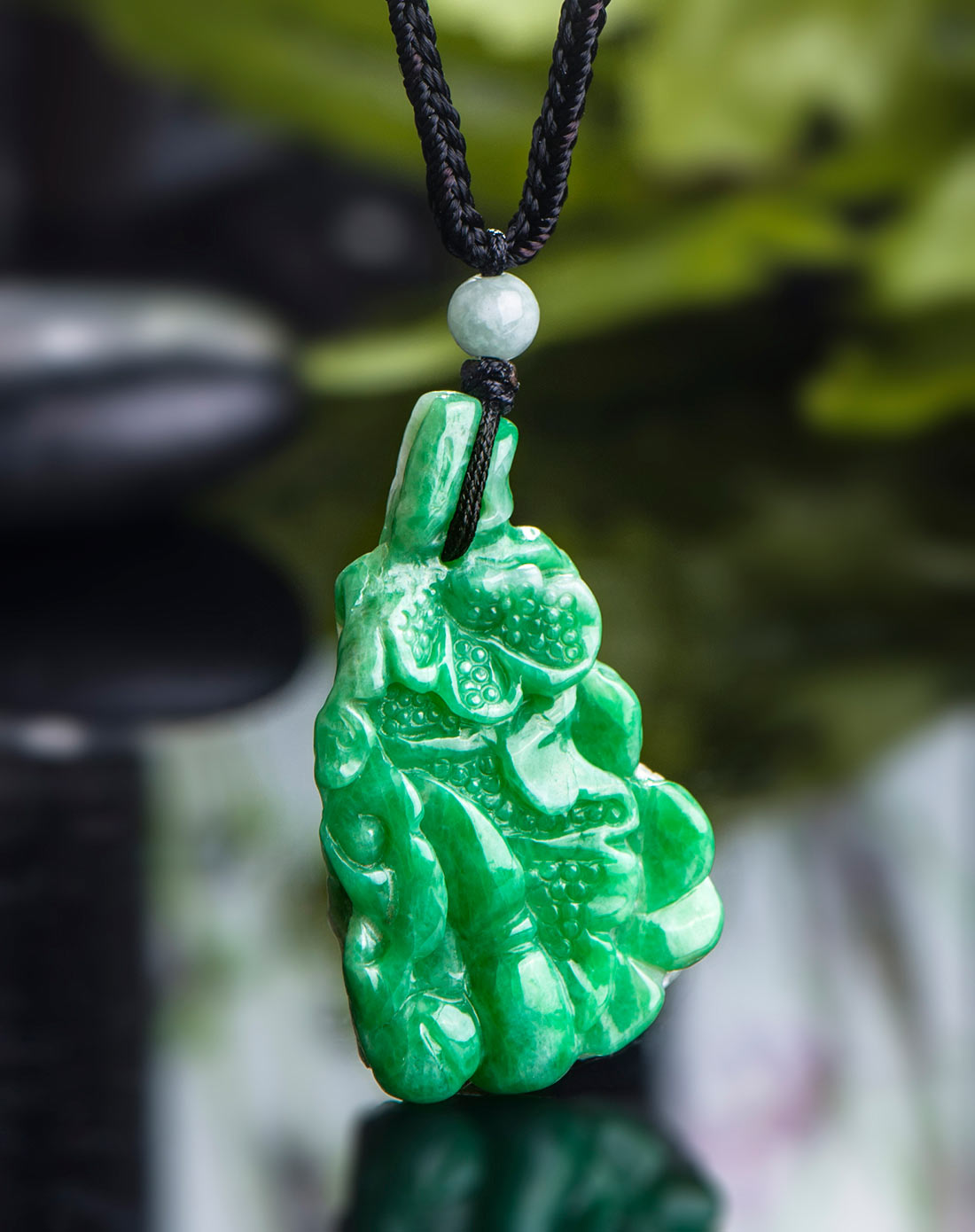 豆种阳绿满色百财天然a货翡翠挂件(附国检证书)