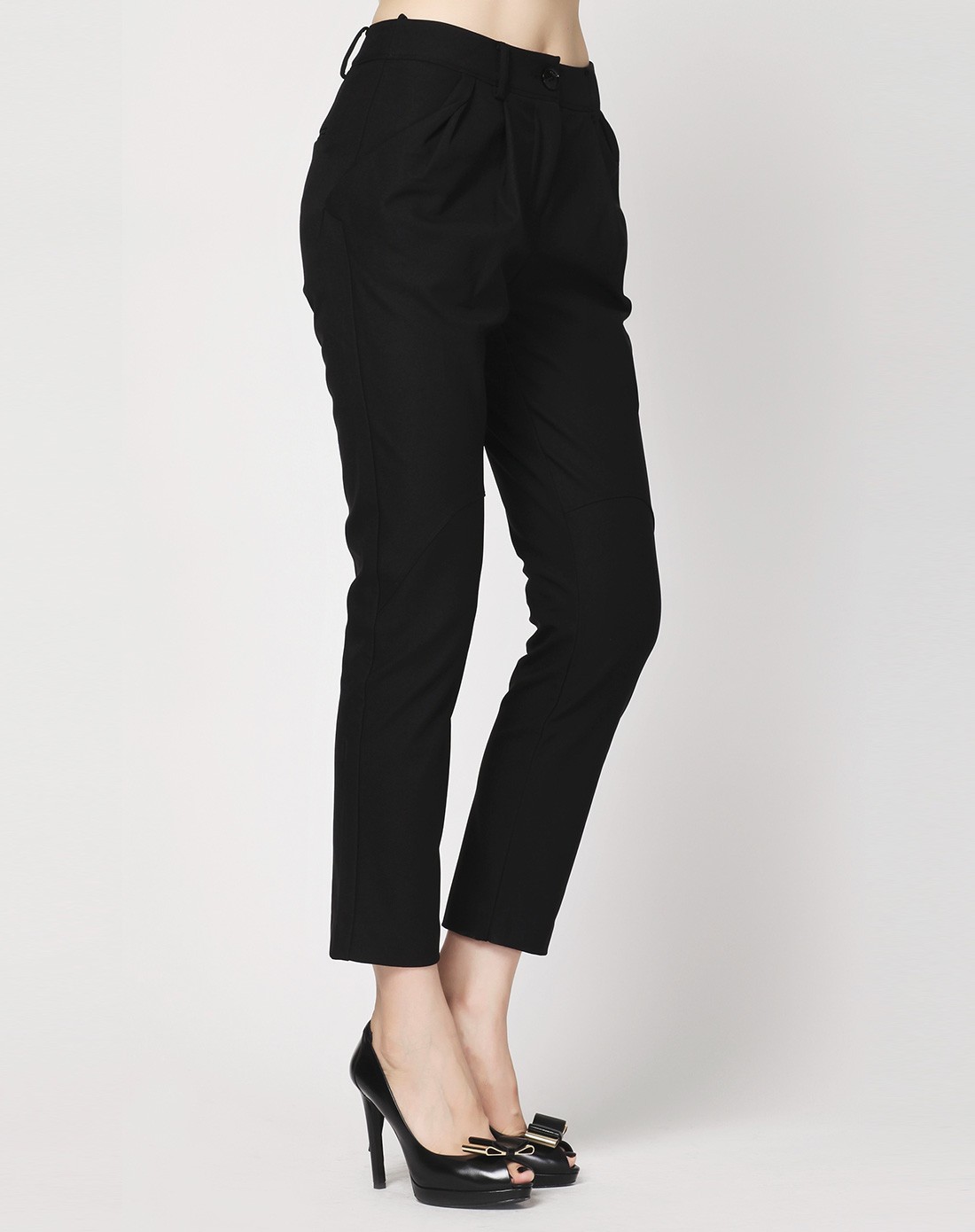 黑色斯文简约休闲九分裤