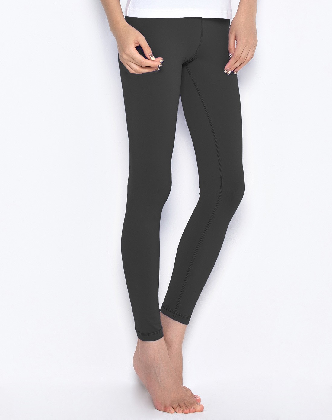 女款黑色高级锦纶裤子 修身提臀