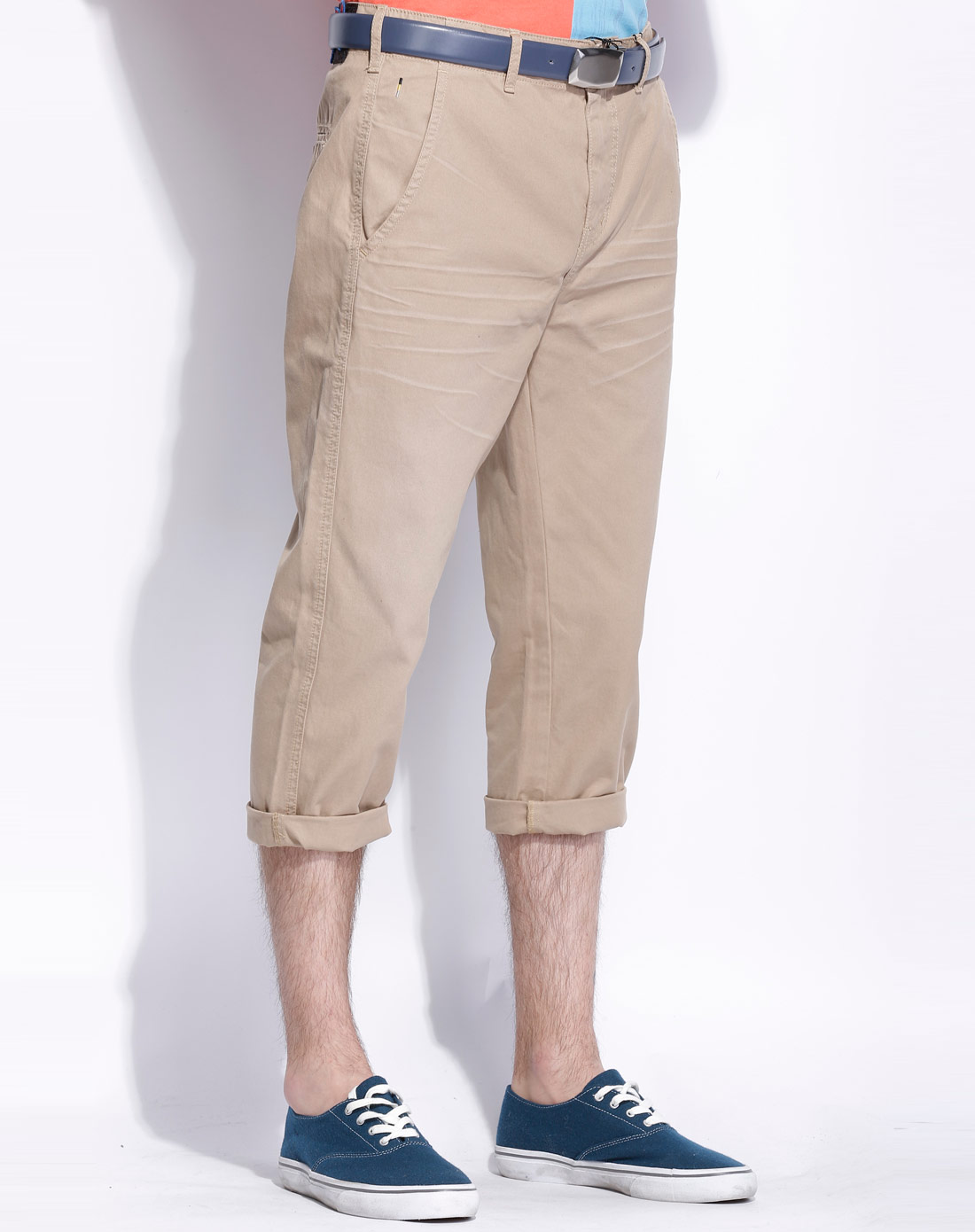 男款亚麻色休闲裤