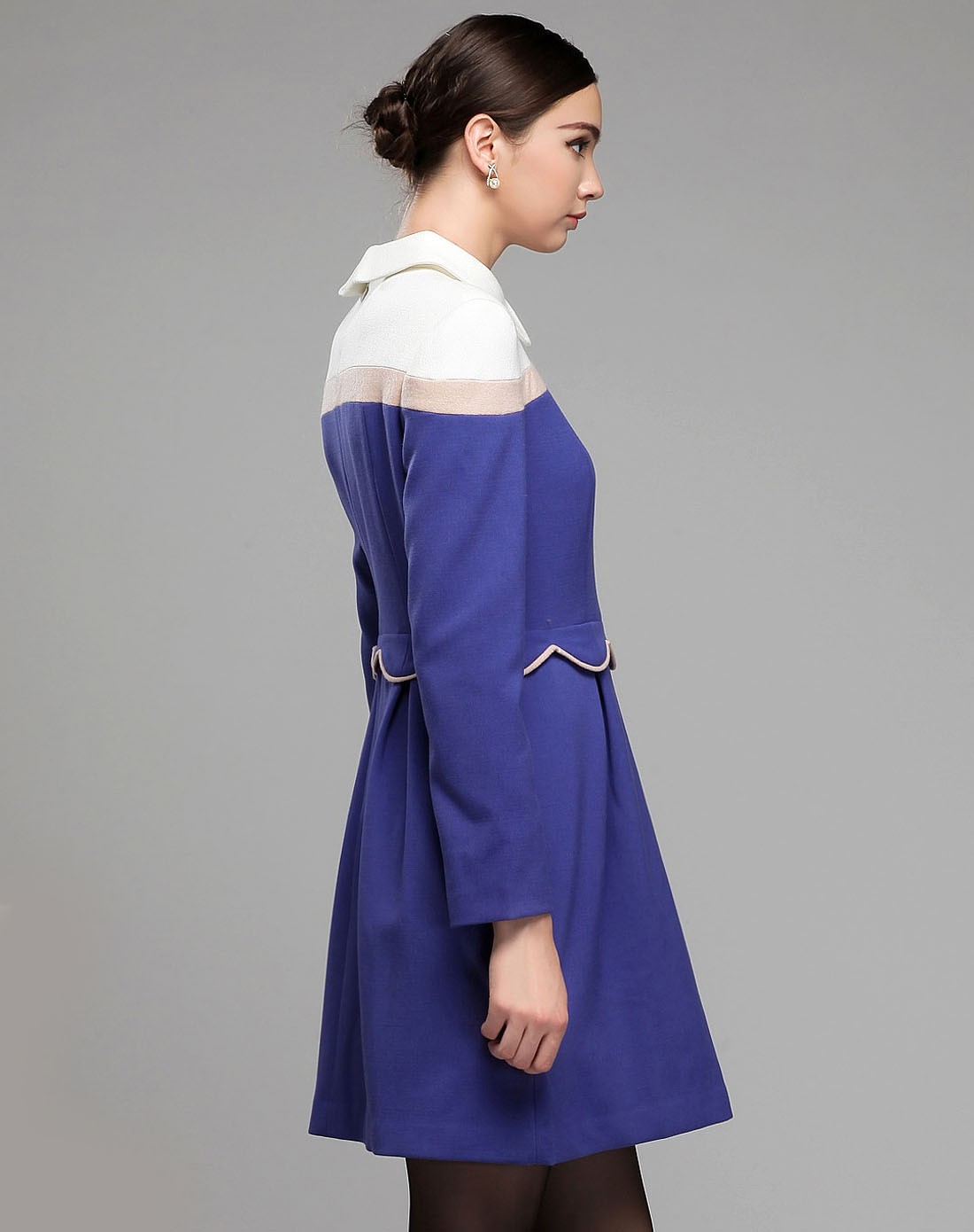 白蓝色长袖摩登个性拼接连衣裙