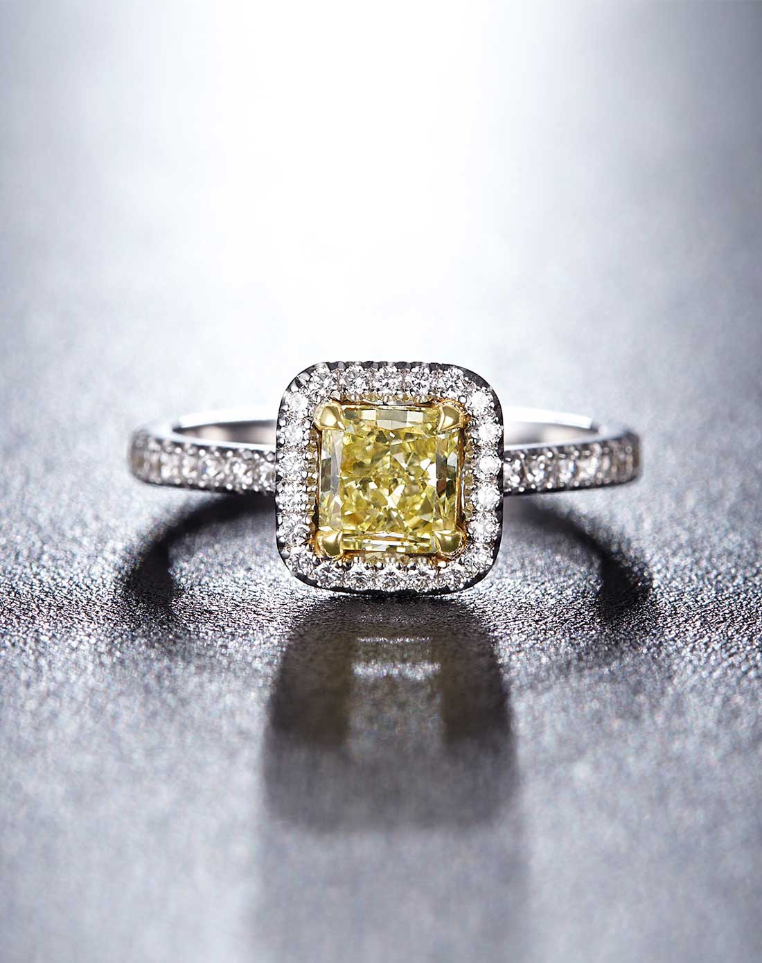 1.42克拉雷迪恩形彩钻黄钻豪华群镶女戒