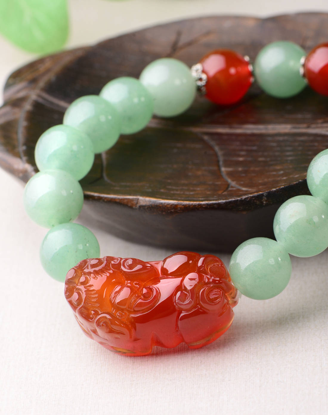 东陵玉加红玛瑙貔貅单圈手链附证书