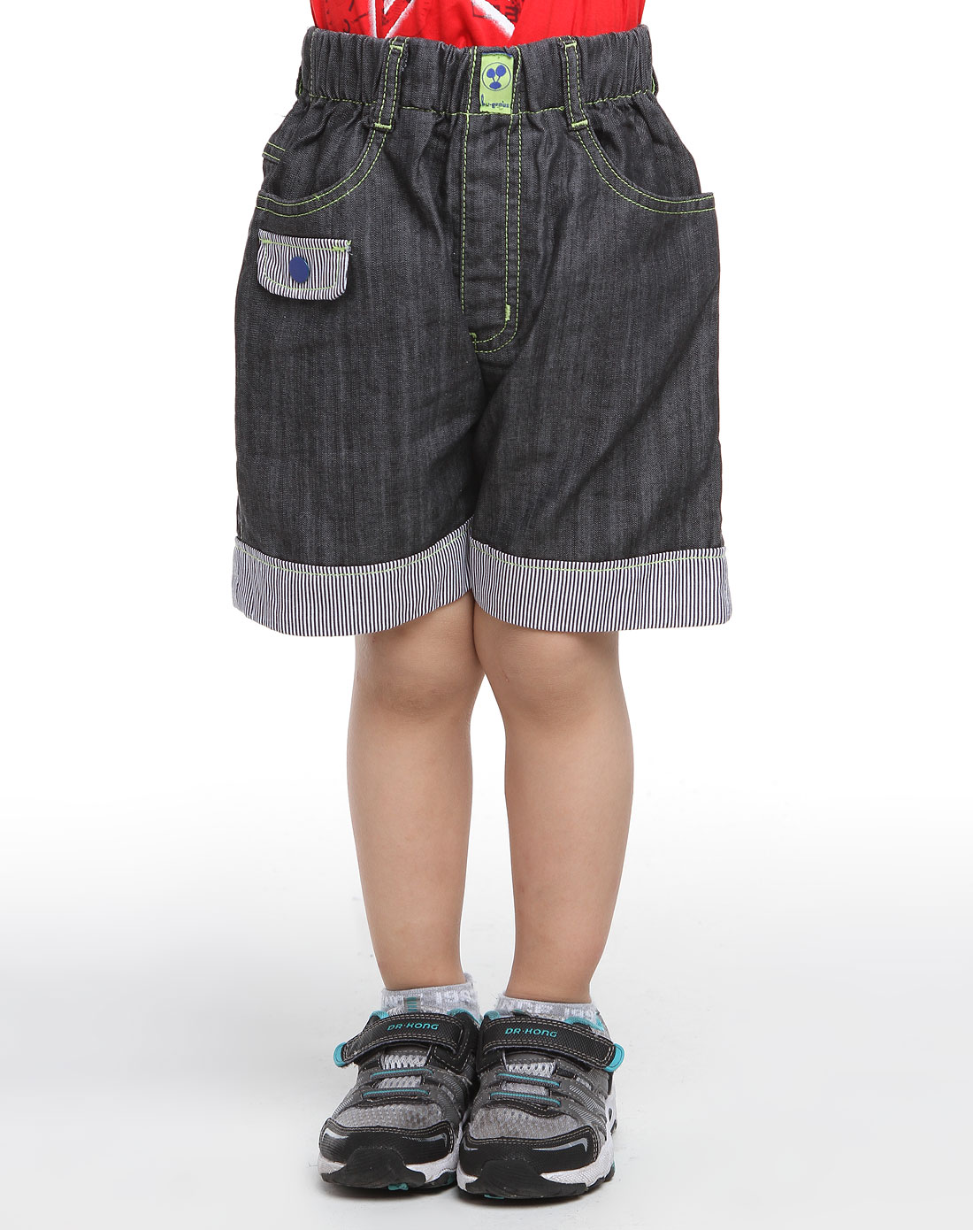 男童黑色短裤