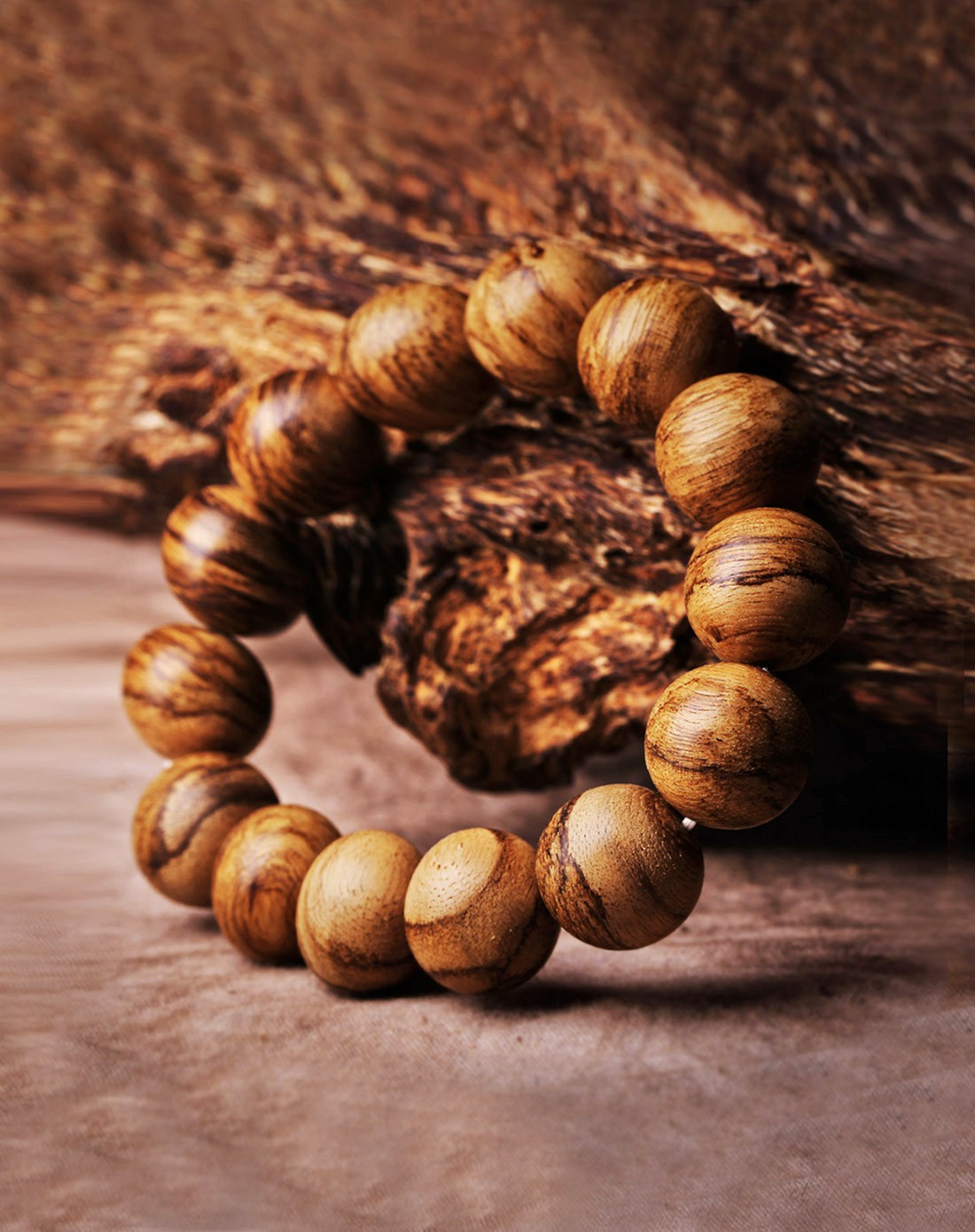 马拉ok油料熟结整段结香虎斑沉香手串(百年老料)