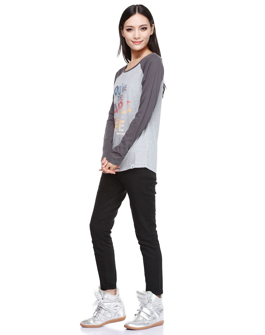 女款灰色印字母休闲圆领长袖t恤