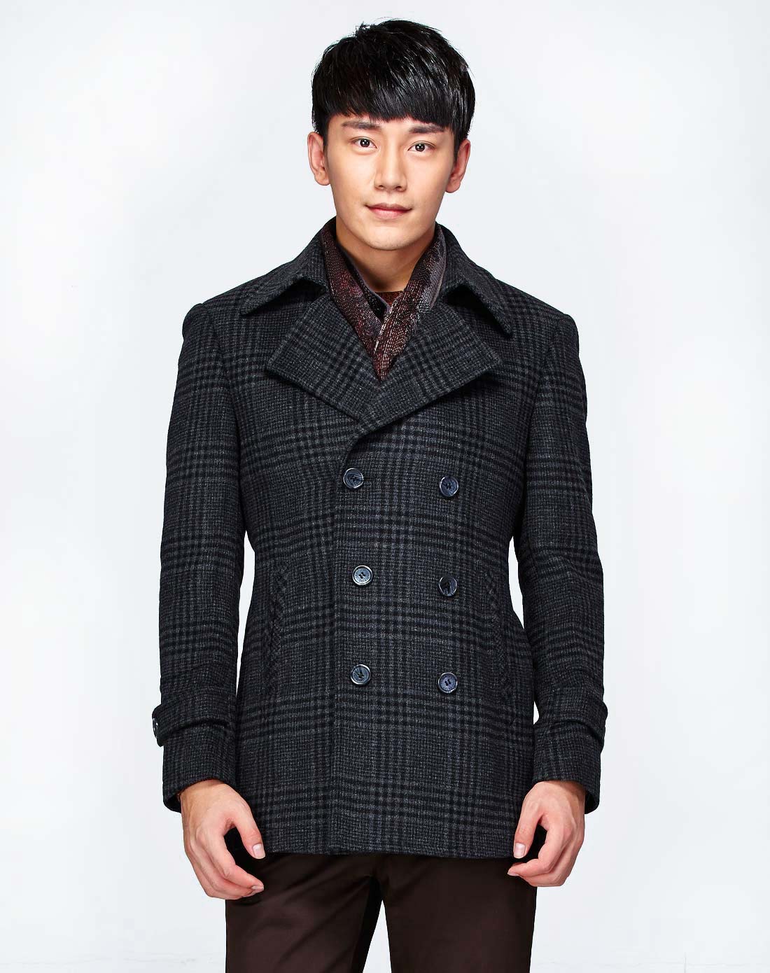 男装黑灰色西服大衣