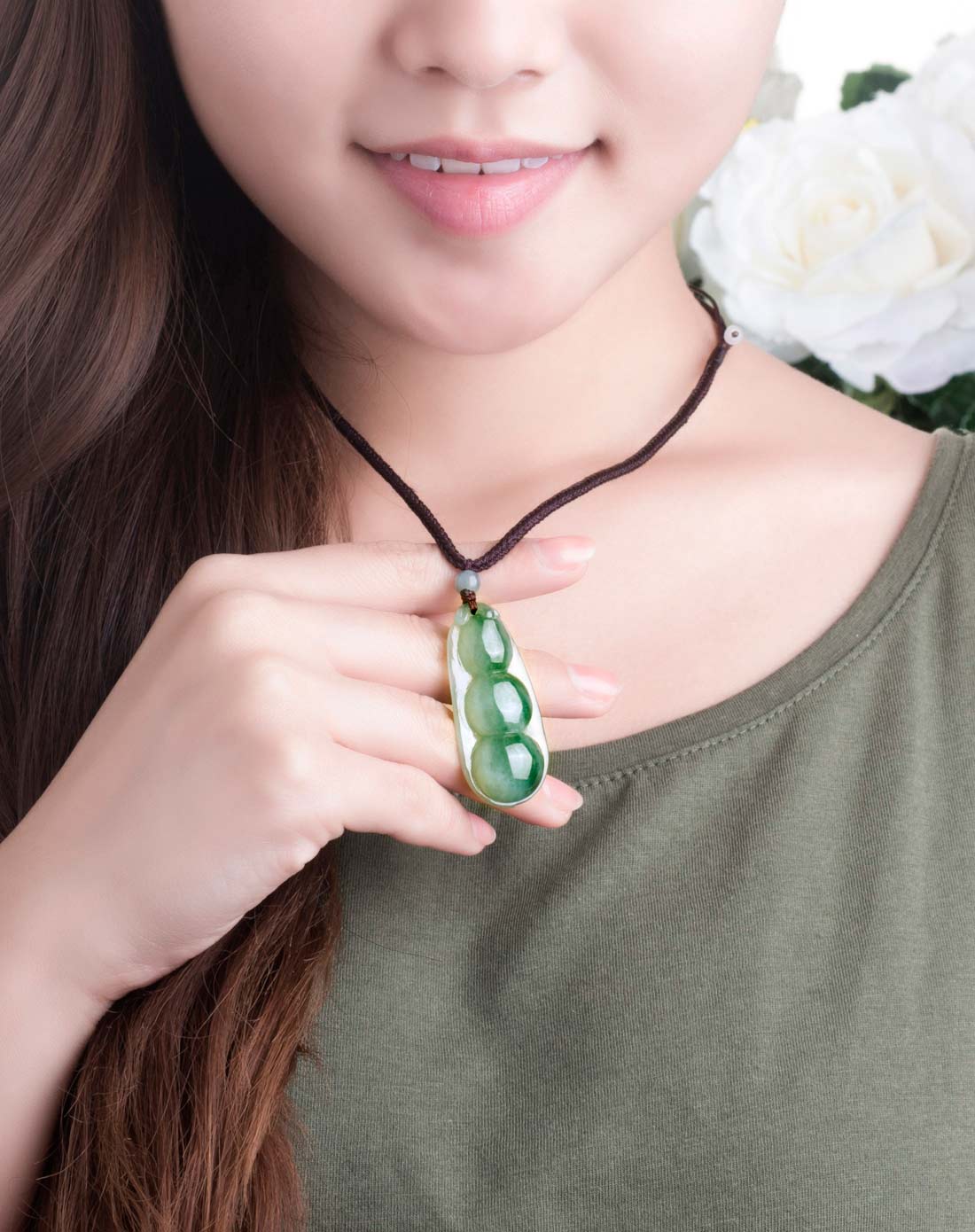 冰糯浅绿飘花水润饱满福豆天然a货翡翠挂件(附国检证书)