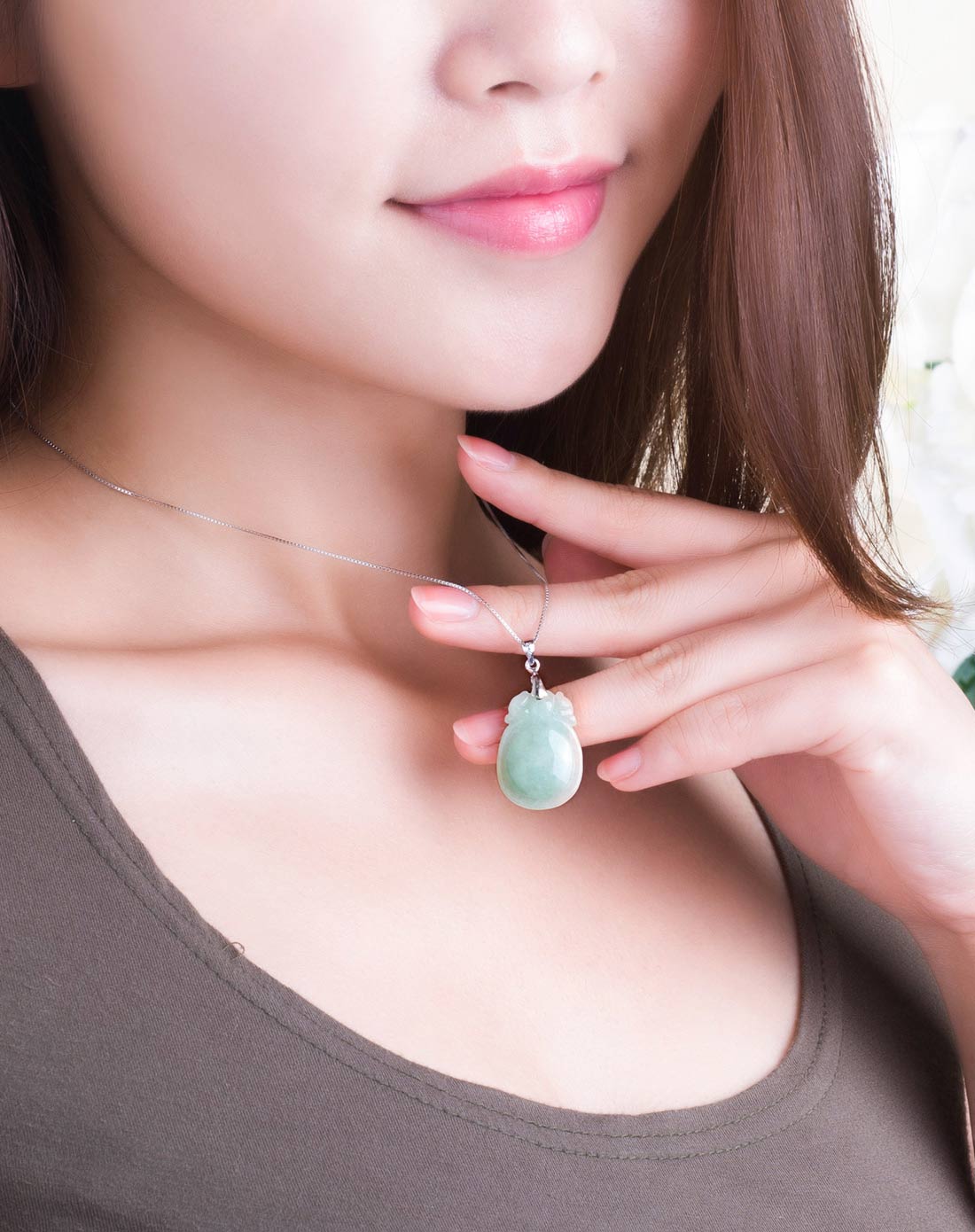 糯种浅绿福贝小件天然a货翡翠挂件(附国检证书)