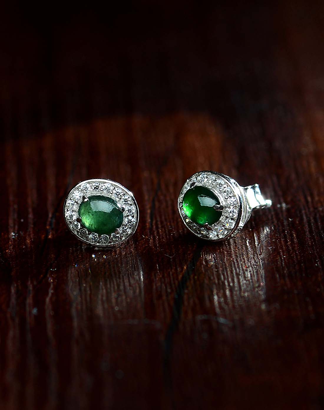 超值精工s925镶帝王绿翡翠耳钉