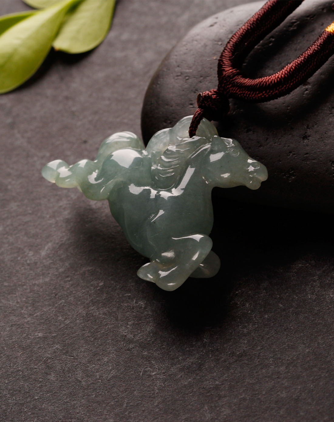 天然翡翠马上有钱吊坠
