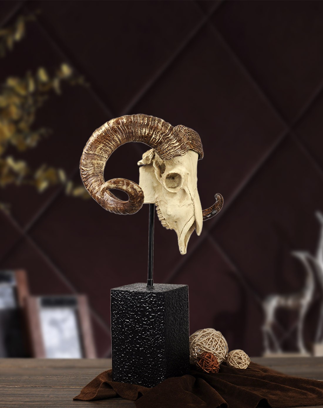 树脂羊头摆件抽象复古