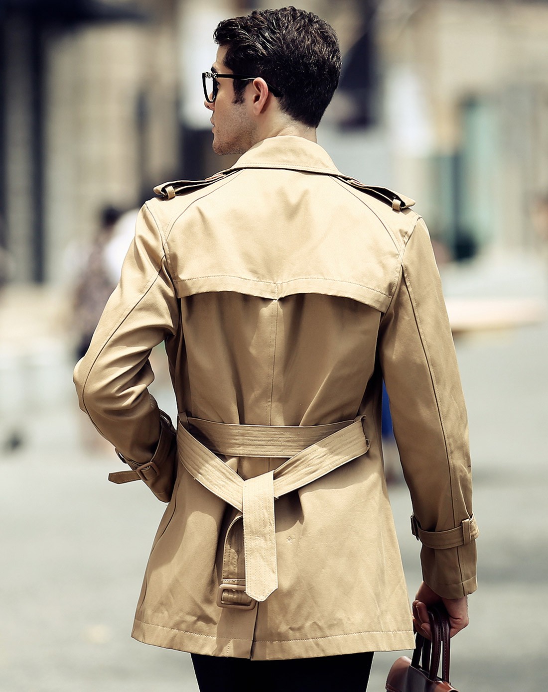 艾夫斯卡其色男风衣