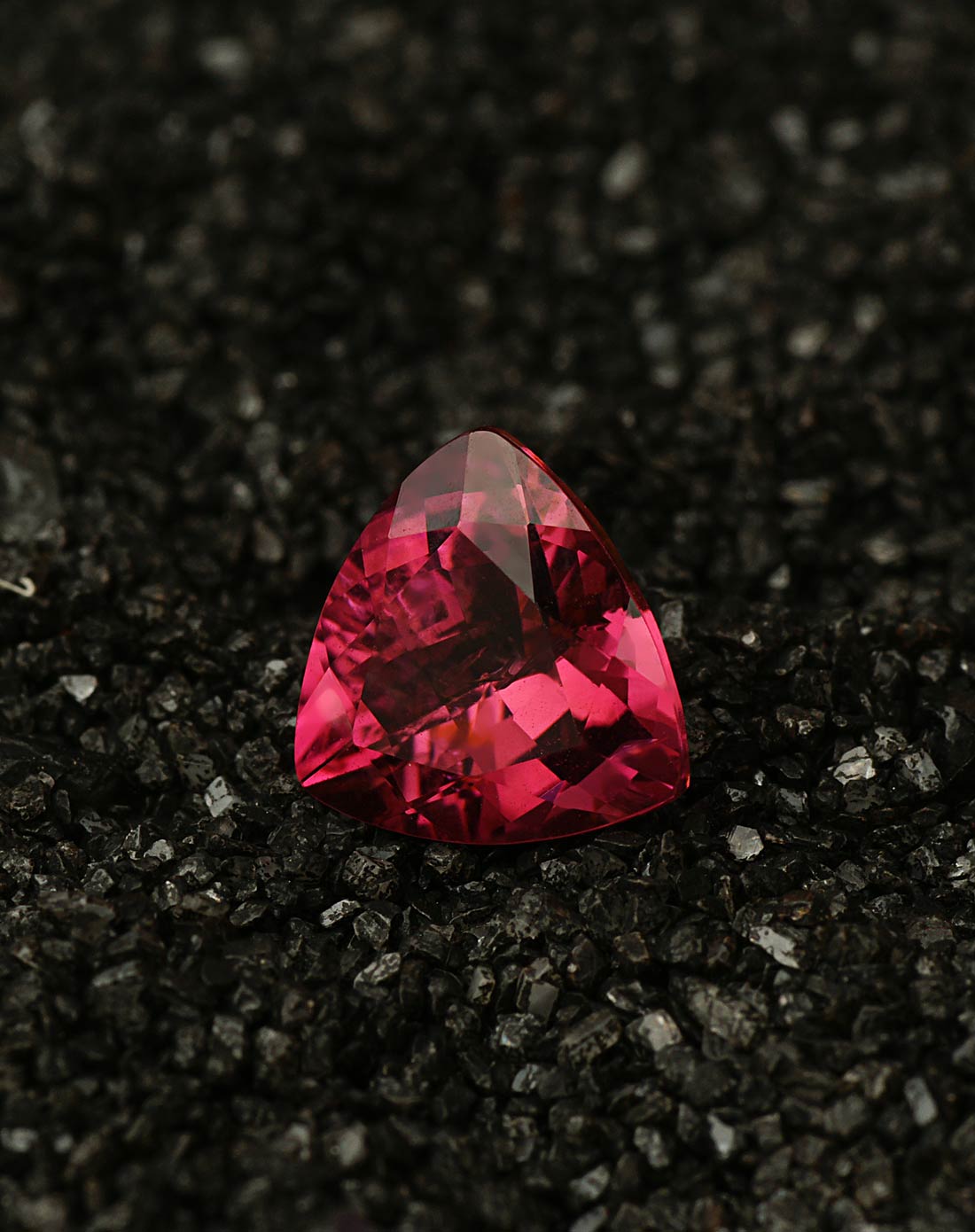 天然2.8克拉顶级鸽血红红碧玺戒面(裸石)