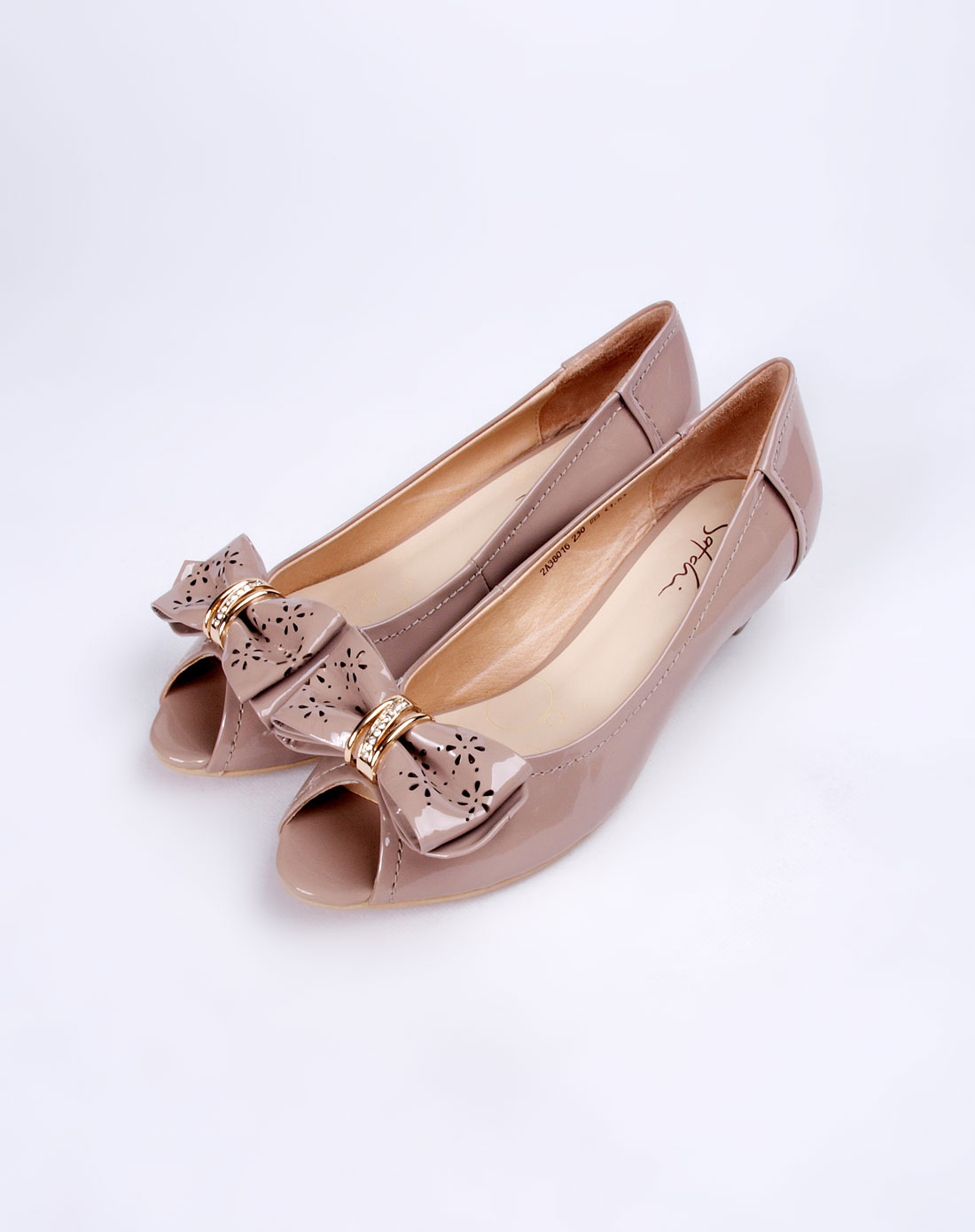 女款灰色软牛漆皮低跟鱼嘴鞋