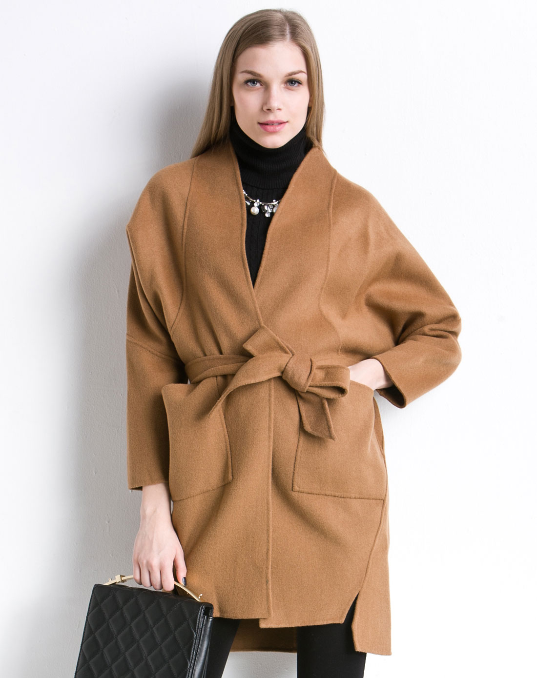 驼色羊毛大衣