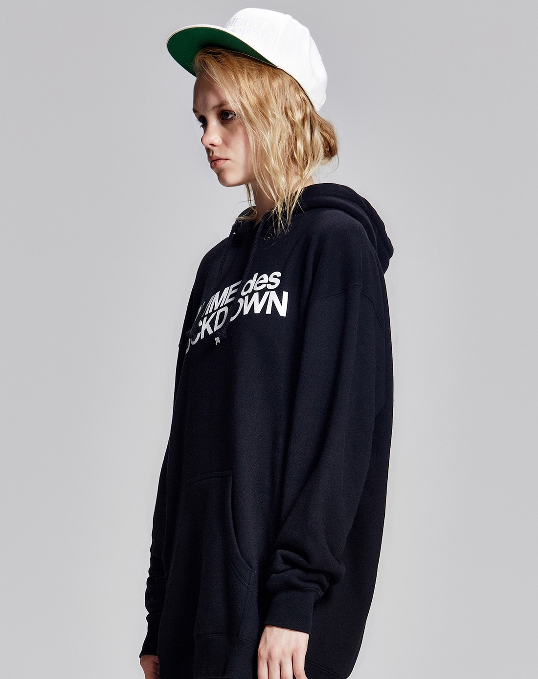 ssur 男女同款黑色字母卫衣