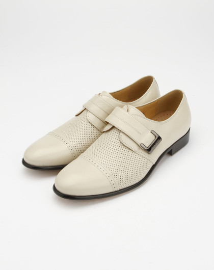 男款米色时尚皮鞋