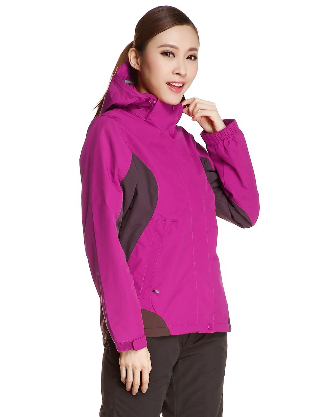 女款暗栗红色连帽长袖冲锋衣 时尚保暖