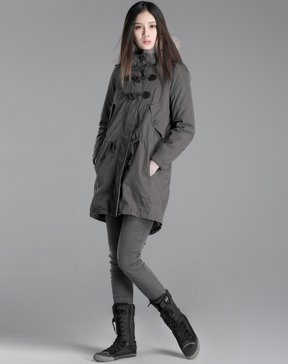 棕灰牛角扣收腰棉服