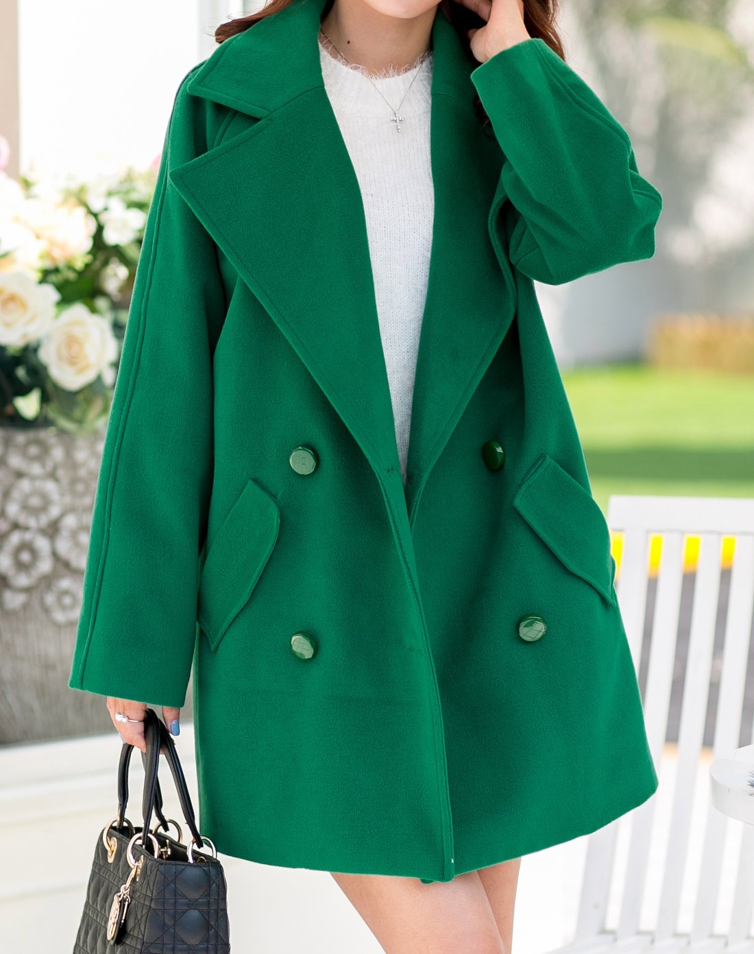 翠绿色长款大翻领双面绒大衣