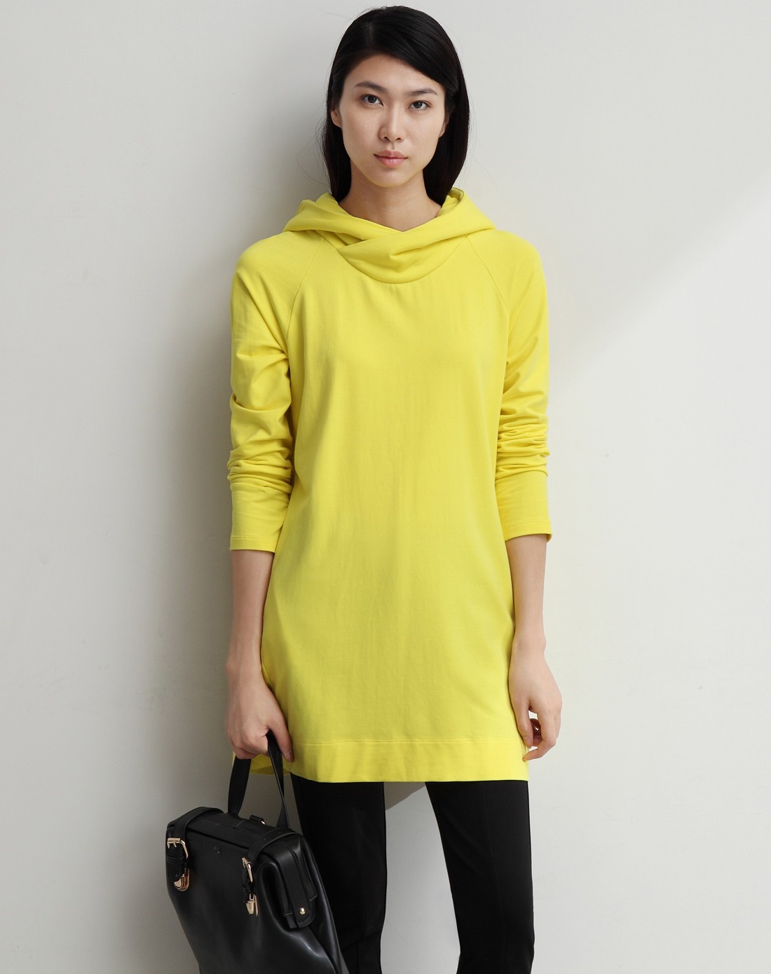 柠檬黄宽松时尚插肩袖连帽口袋套头卫衣