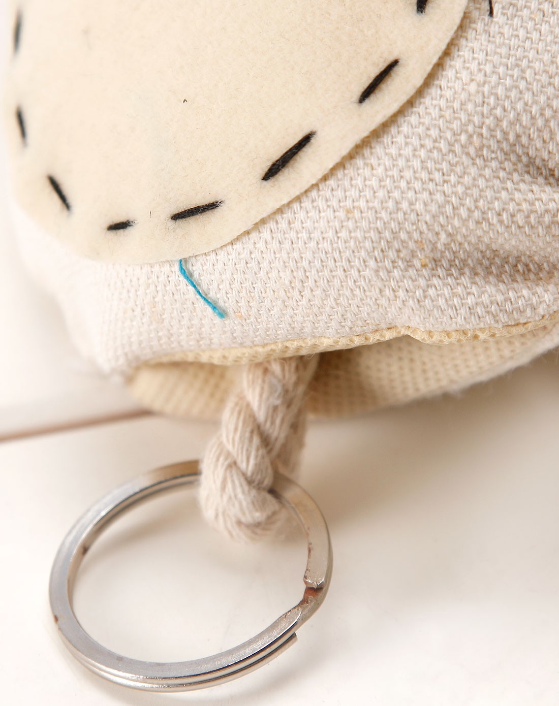 > 米色卡通小熊手工布艺抽拉式钥匙扣2个装