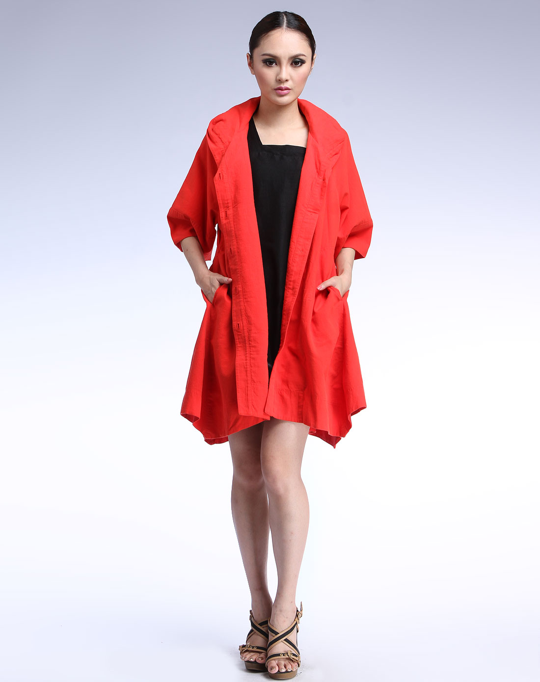 女款桔红色时尚翻领短袖风衣