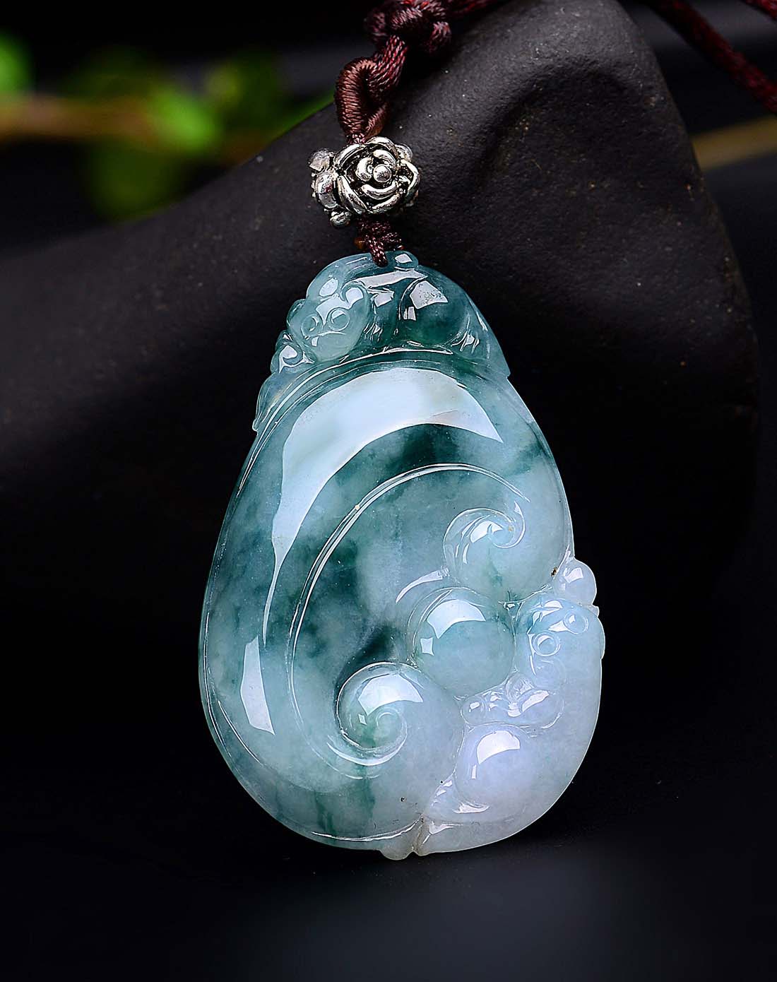 冰糯飘蓝花饱满精雕如意吊坠a货翡翠(附权威证书)