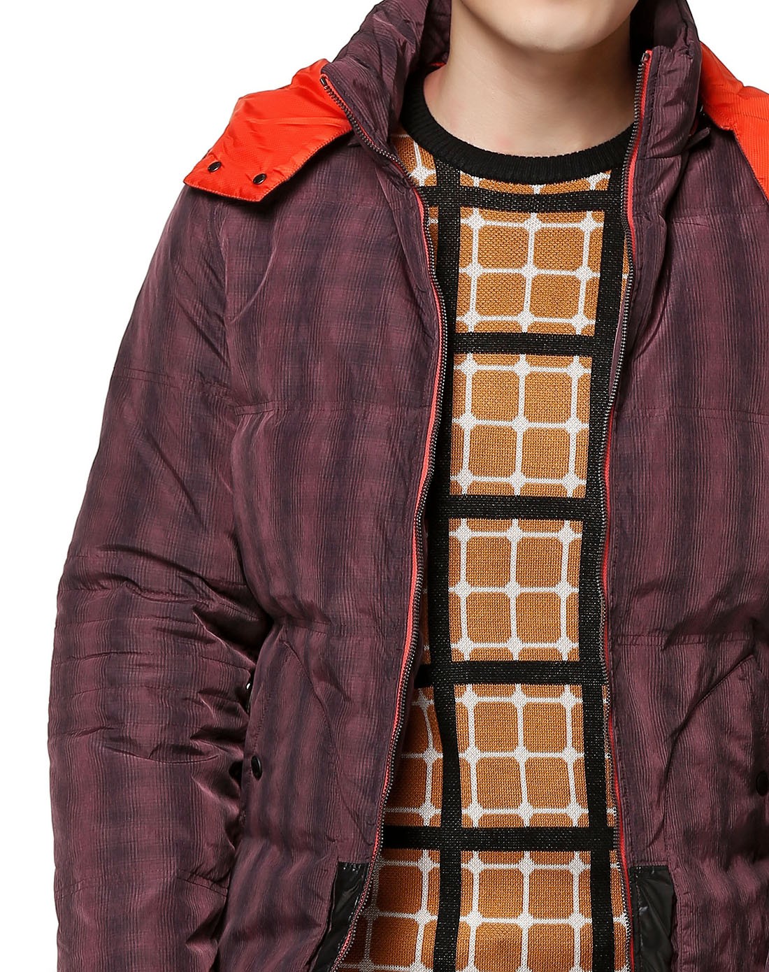 卡宾cabbeen lifestyle胭脂红色时尚底摆撞色拼接长袖羽绒服