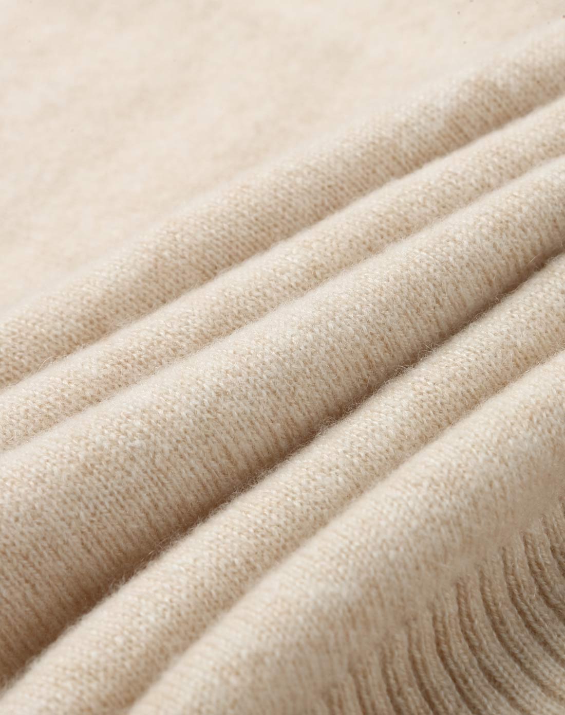 女杏色纯羊绒插肩袖高领衫