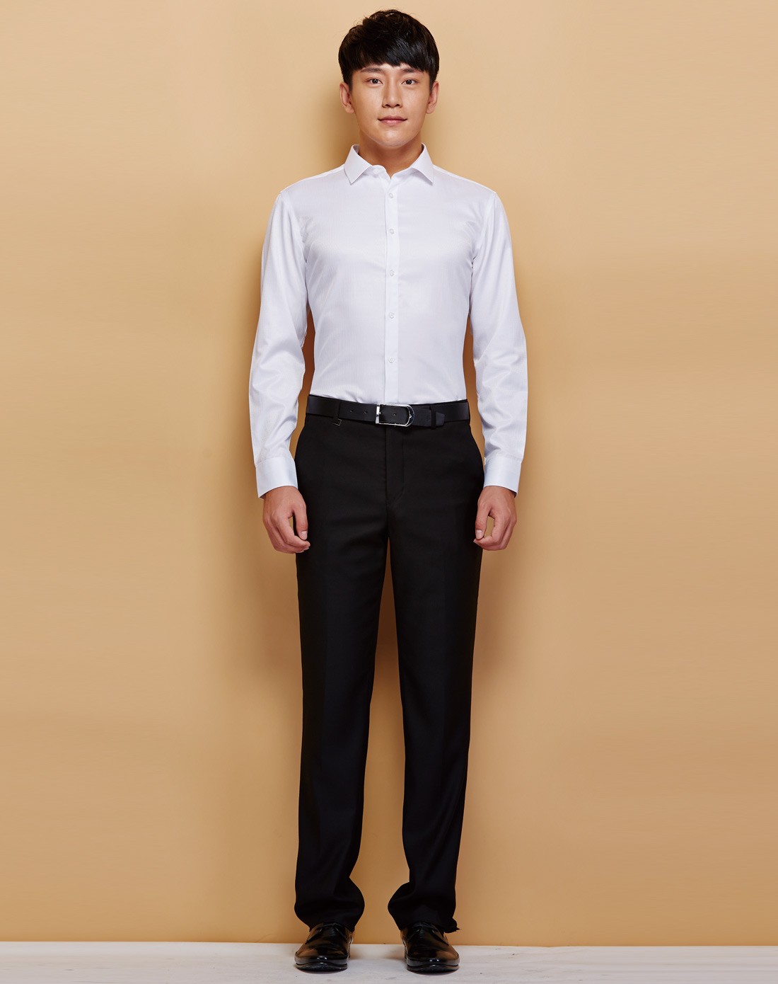 男装白色衬衫