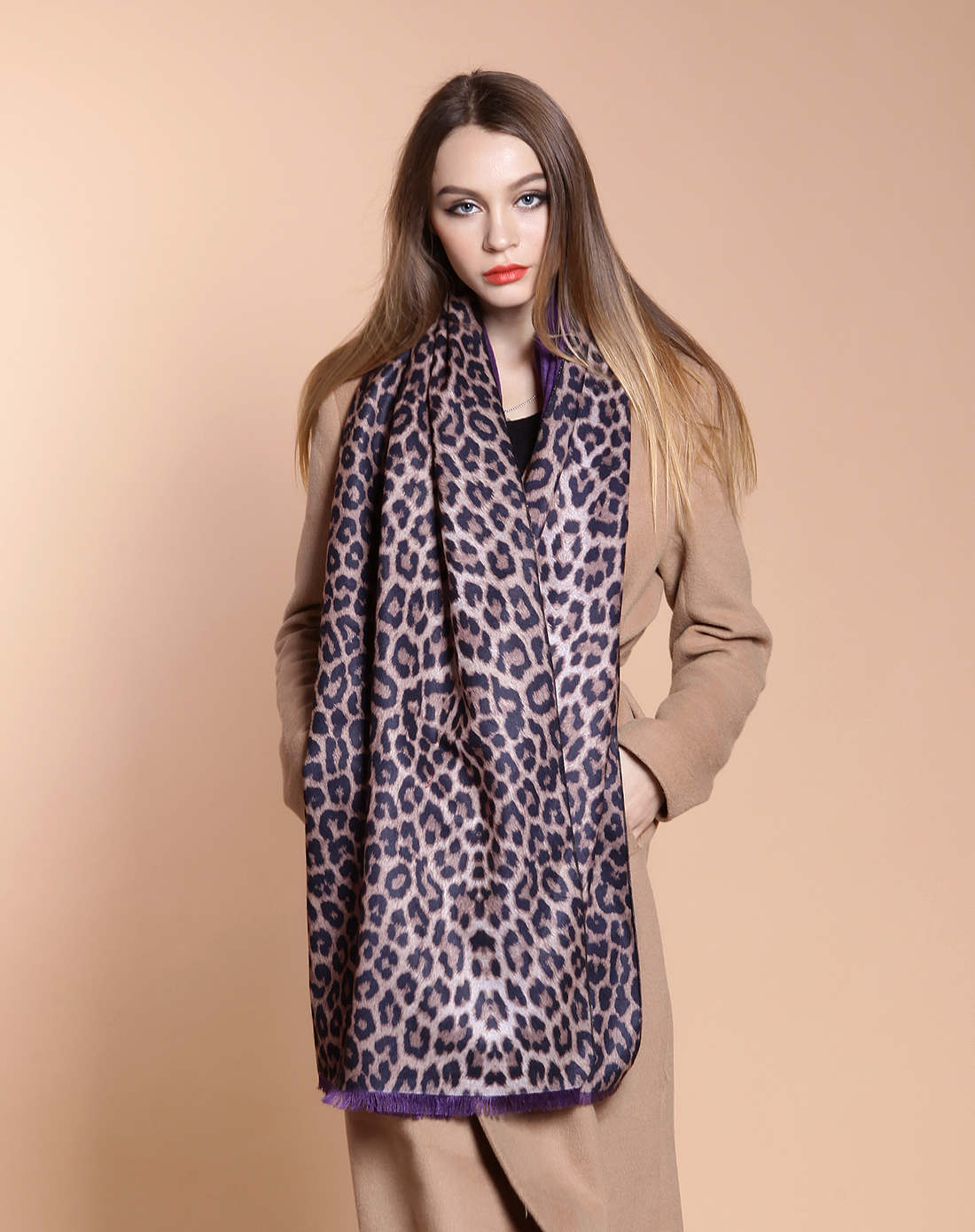 真丝拉绒野性豹纹百搭双色围巾