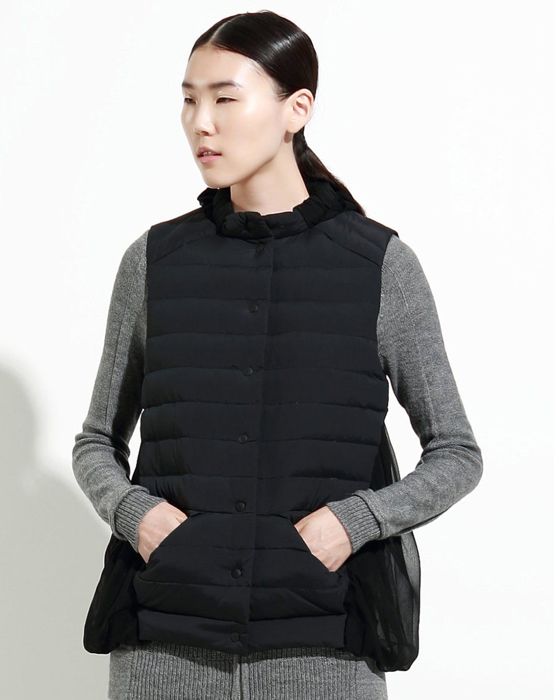 黑色时尚开襟无袖羽绒服