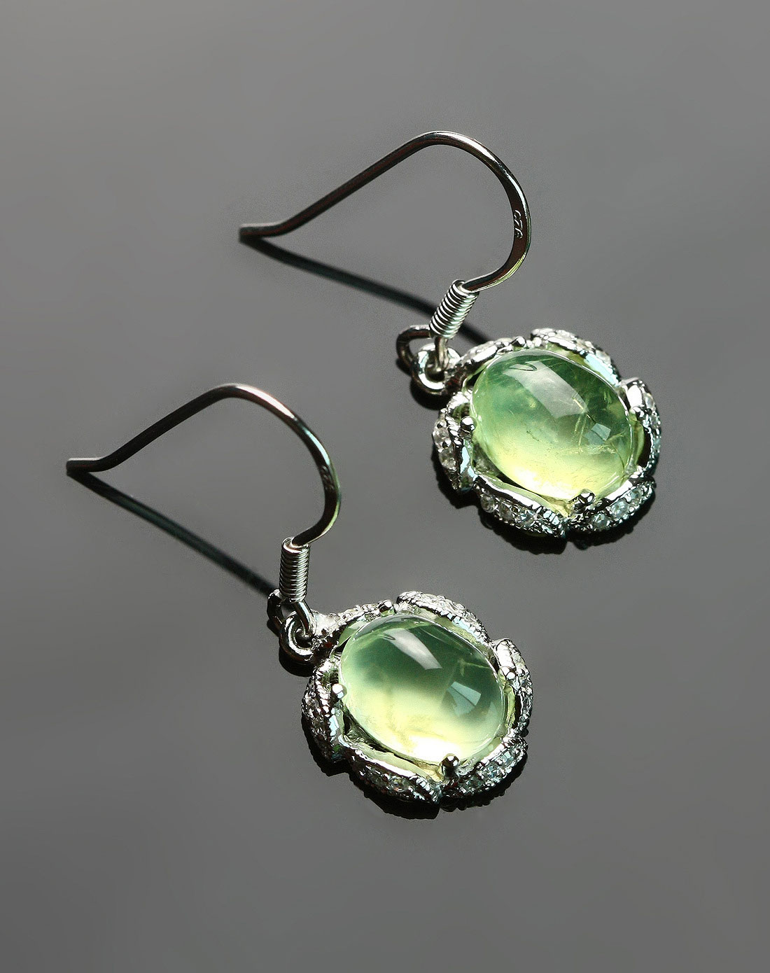 女款绿色葡萄石耳饰赠证书