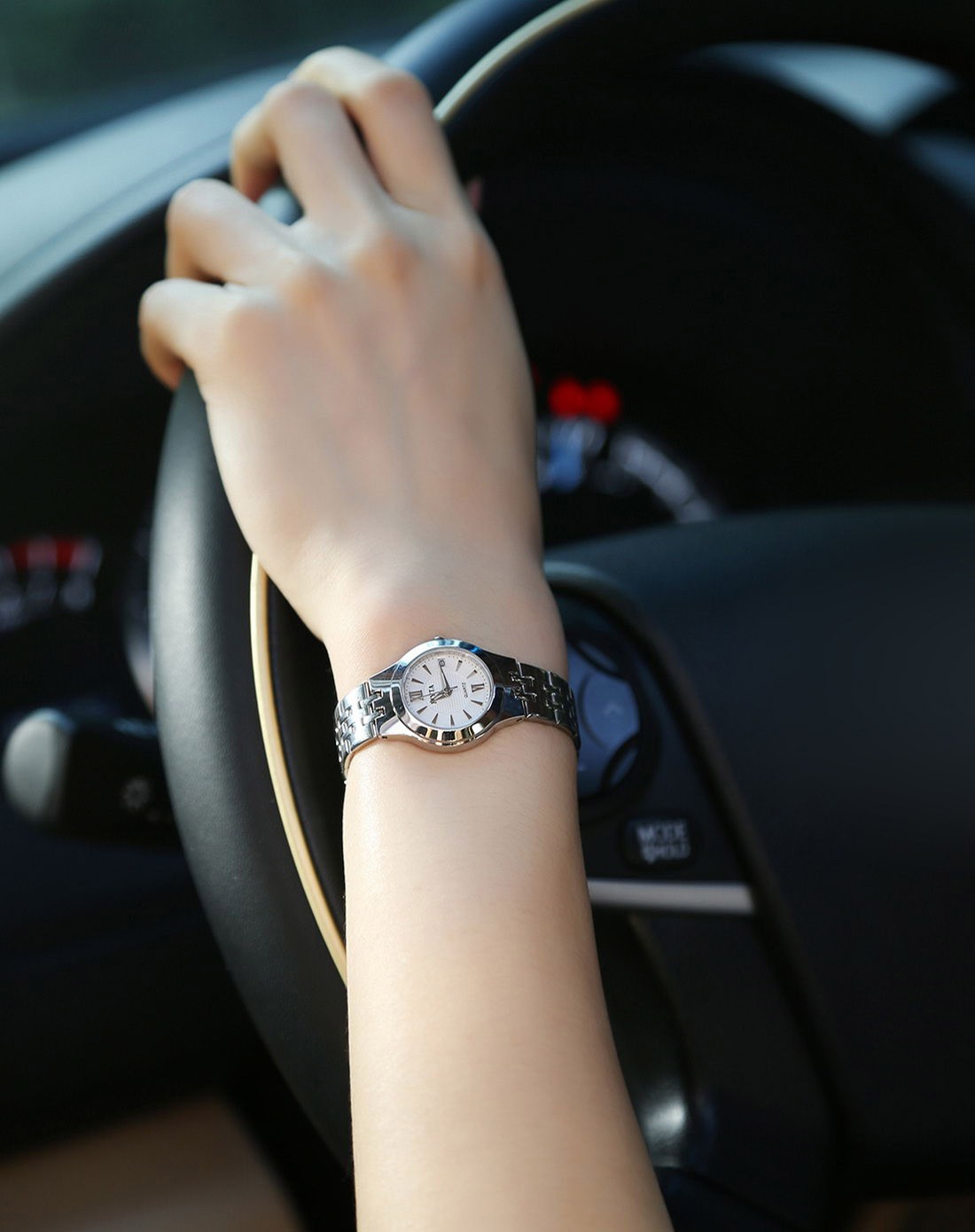 【卓雅系列】超薄日历优雅石英女表